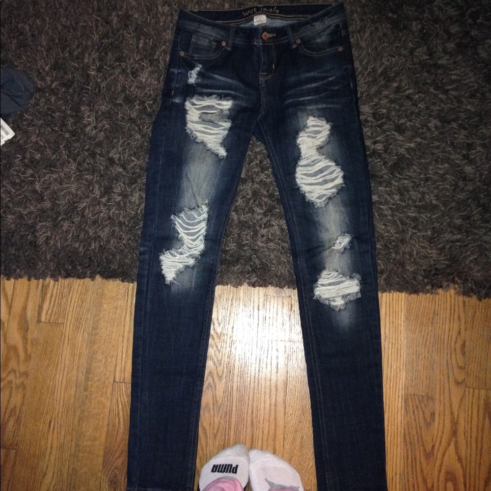 Wet Seal Distressed Tapered Skinnys-Size 3